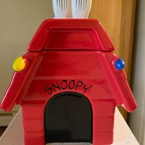 Snoopy Red Christmas House